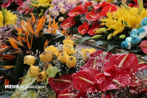 Flower decoration of Hazrat Zaynab (SA) holy shrine 