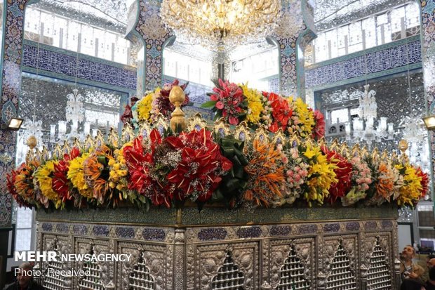 Flower decoration of Hazrat Zaynab (SA) holy shrine 