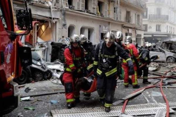پیرس کی معروف بیکری میں دھماکہ، متعدد افراد زخمی