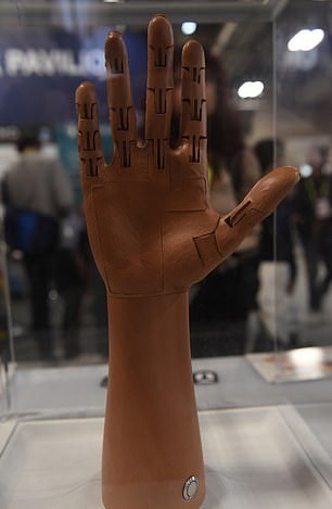 پروتز دست هوشمند با پرینتر سه بعدی ساخته شد (+عکس)