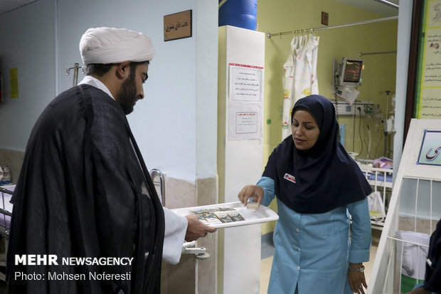 Clerics visit nurses in Birjand on ‘Nurse Day’