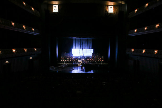 Namira Choir stages concert at Vahdat HAll