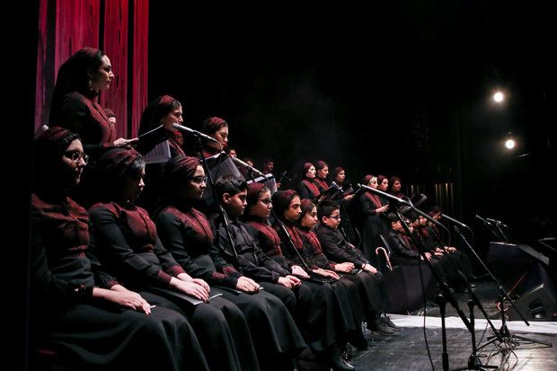 Namira Choir stages concert at Vahdat HAll