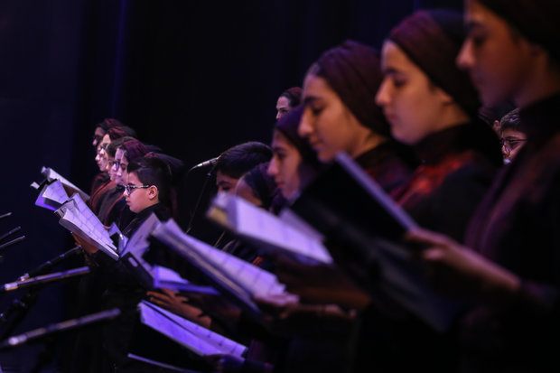 Namira Choir stages concert at Vahdat HAll