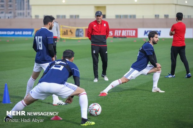 İranlı milli futbolcular Irak maçı için hazırlanıyor