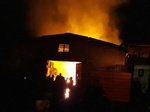 آتش‌سوزی یک واحد تولیدی در ساوه  ۳ نفر را راهی بیمارستان کرد