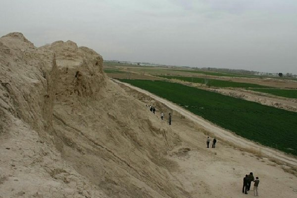 کشاورزی در قلعه تاریخی ایرج منع قانونی ندارد!