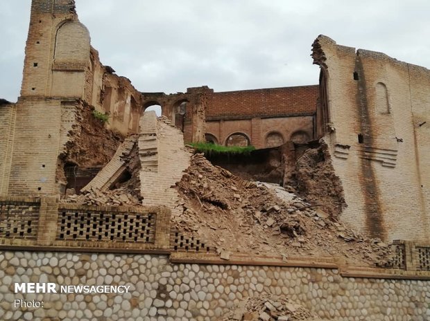 یک خانه تاریخی و ثبت ملی در دزفول ریزش کرد