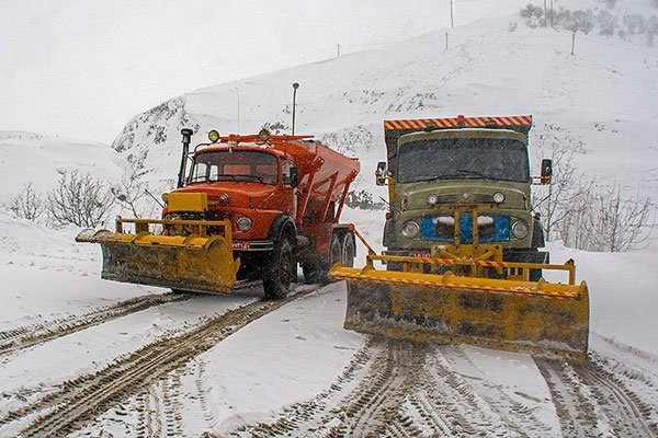 برف روبی محورهای ارتباطی آذربایجان غربی