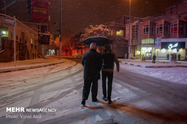 Tabriz lies under snow blanket