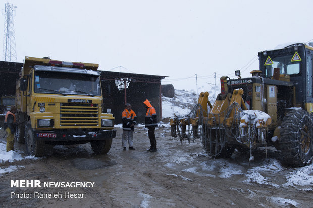 Snowplow crews clear snow rom Golestan province's roads