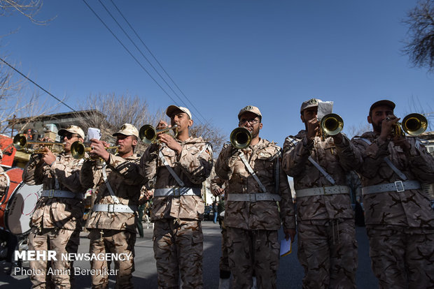 تشییع پیکر 3 شهید هشت سال دفاع مقدس در شیراز