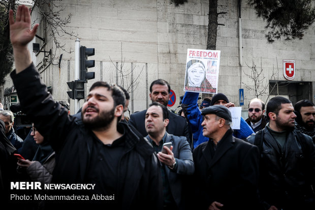 تہران میں مرضیہ ہاشمی کی آزادی کی حمایت میں مظاہرہ
