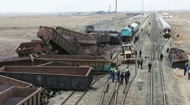 خروج ۱۲ واگن قطار باری بافق -بندرعباس/حادثه تلفات جانی نداشت