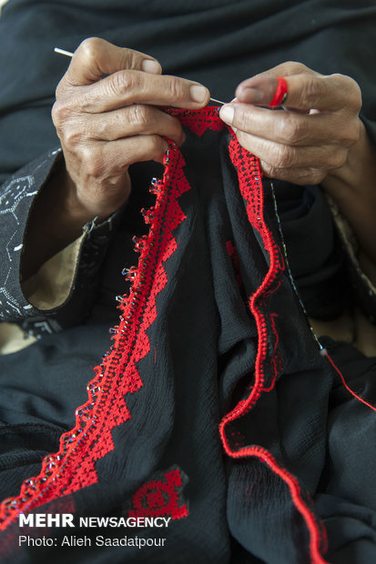 Embroidery female artists of Jask