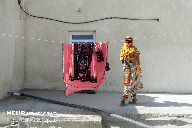 Embroidery female artists of Jask