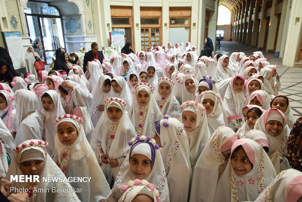 جشن عبادت دانش آموزان دختر در حرم مطهر شاهچراغ(ع)