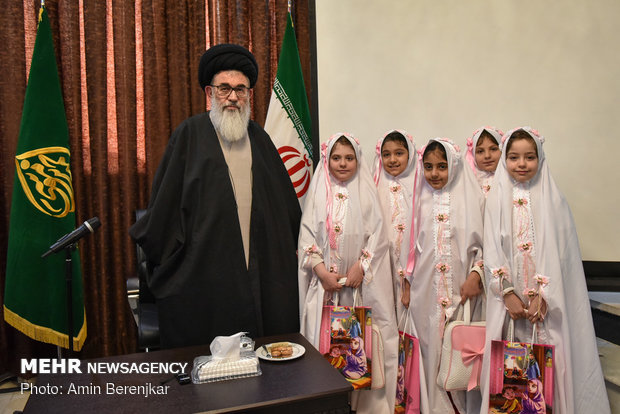 جشن عبادت دانش آموزان دختر در حرم مطهر شاهچراغ(ع)