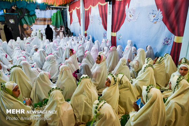 جشن عبادت دانش آموزان دختر در حرم مطهر شاهچراغ(ع)
