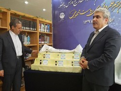 Vice President for science and technology Sourena Sattari (r) pays visit to knowledge-based companies in Bushehr on Monday