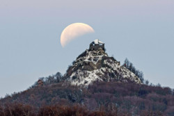Super Blood Wolf Moon