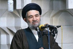 پایه‌های انقلاب روز به روز مستحکم‌تر می‌شود/ ضعف دشمنان در مقابل ایران