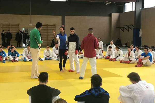 پایان تمرین کاراته کاها در رم/ کلاس درس هروی برای میهمانان