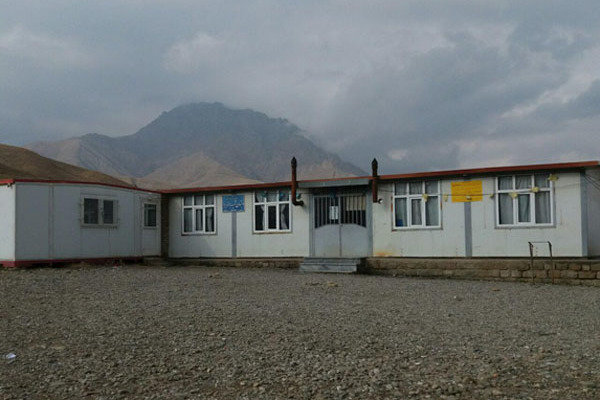 تحصیل دانش‌آموزان روستاهای سیل‌زده پلدختر در کانکس
