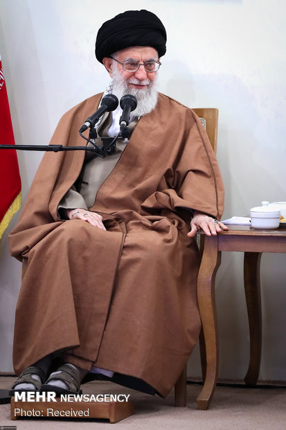 دیدار جمعی از مسئولان و محققان پژوهشکده علوم شناختی با رهبر انقلاب