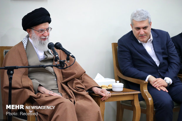 دیدار جمعی از مسئولان و محققان پژوهشکده علوم شناختی با رهبر انقلاب