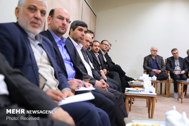 دیدار جمعی از مسئولان و محققان پژوهشکده علوم شناختی با رهبر انقلاب