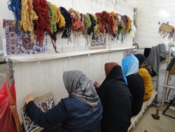 سالانه ۱۸۰ هزار مترمربع فرش دستباف در کردستان تولید می شود