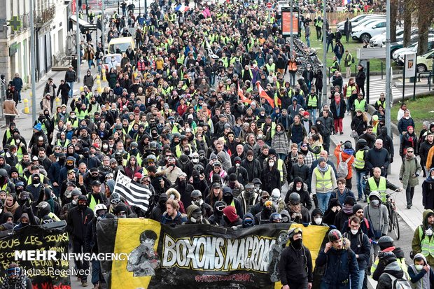 فرانس میں حکومت کے خلاف پیلی جیکٹ کا احتجاج بارہویں ہفتے میں داخل
