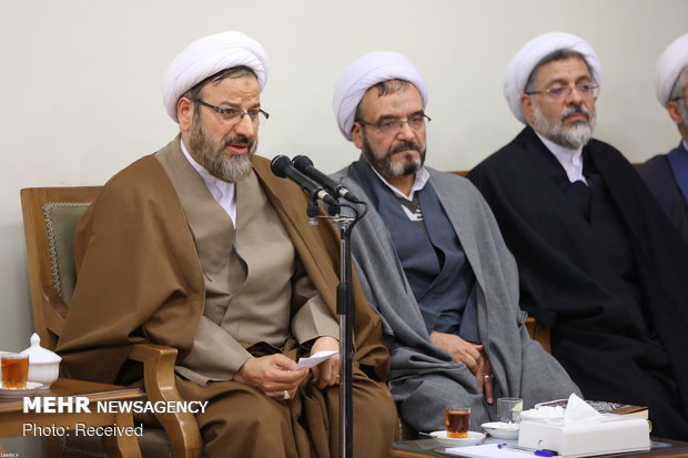 Leader receives officials of Islamic Propagation Center of Qom Seminary