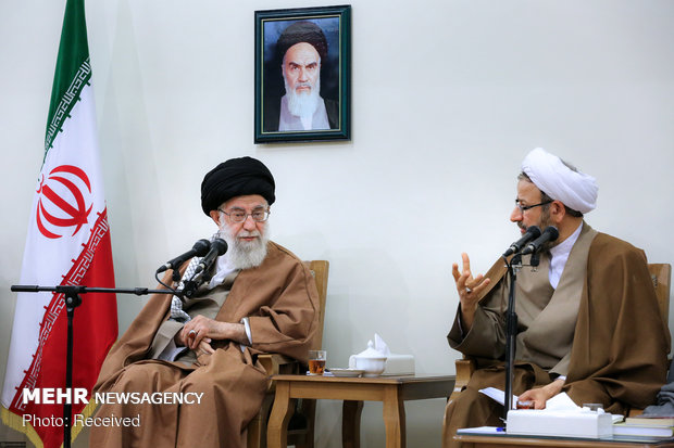 دیدار مسئولان دفتر تبلیغات اسلامی با رهبر انقلاب