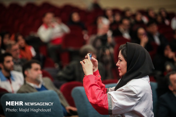 مراسم تقدیر از خدمات داوطلبانه جامعه پزشکی برای تسکین آلام بشری
