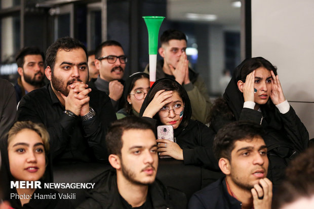 Tehraners watch Iran's semifinal match vs Japan