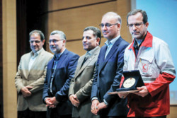 Ceremony held to honor volunteer physicians 