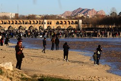 زاینده رود از بامداد یکشنبه ۲۱ تیر در اصفهان جاری می‌شود