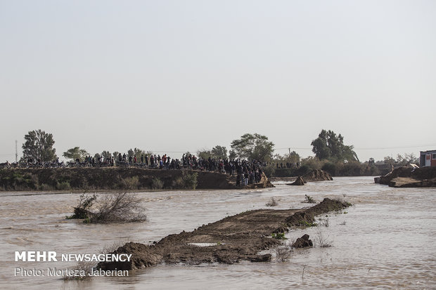 Severe flood hits SW Iran