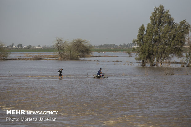 Severe flood hits SW Iran