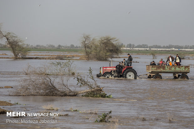 Severe flood hits SW Iran