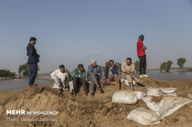 Severe flood hits SW Iran