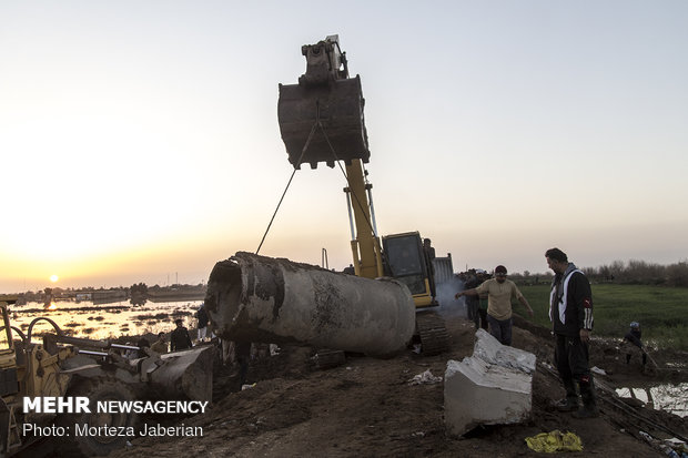 Severe flood hits SW Iran