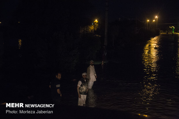 Severe flood hits SW Iran