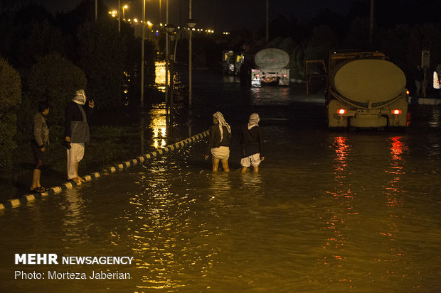 Severe flood hits SW Iran