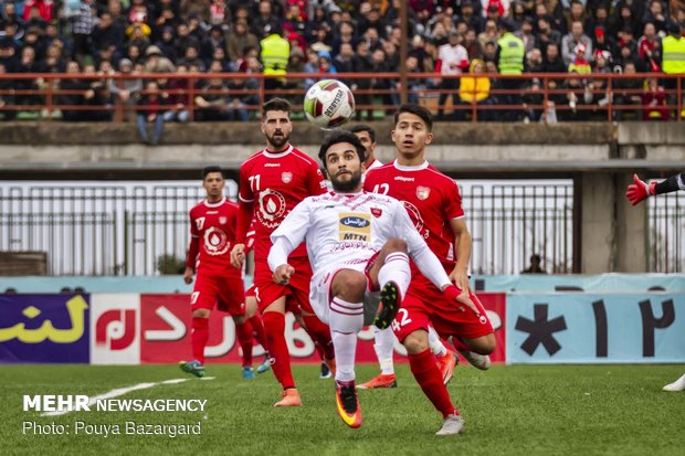 دیدار تیم های سپیدرود رشت با پرسپولیس تهران