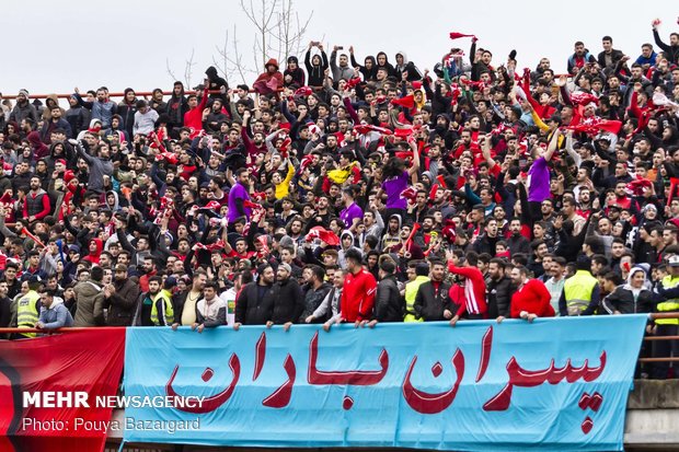دیدار تیم های سپیدرود رشت با پرسپولیس تهران