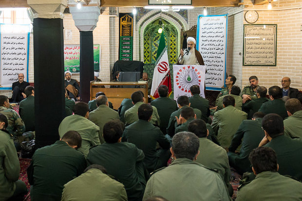 امام خمینی (ره) بساط ظلم در کشور را برچید