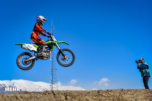 Nationwide motocross c’ship competition, special of female